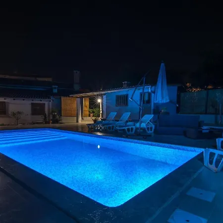Apartment Ferienwohnung Fuer 4 Personen Ca 80 Qm In Sijana, Istrien Istrische Riviera Pula