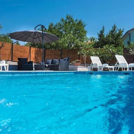 Ferienwohnung Fuer 4 Personen Ca 80 Qm In Sijana, Istrien Istrische Riviera * Pula